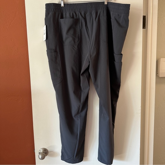NWT Beyond Scrubs Grace 9-Pocket Tapered Leg Cargo Pant - Picture 5 of 8